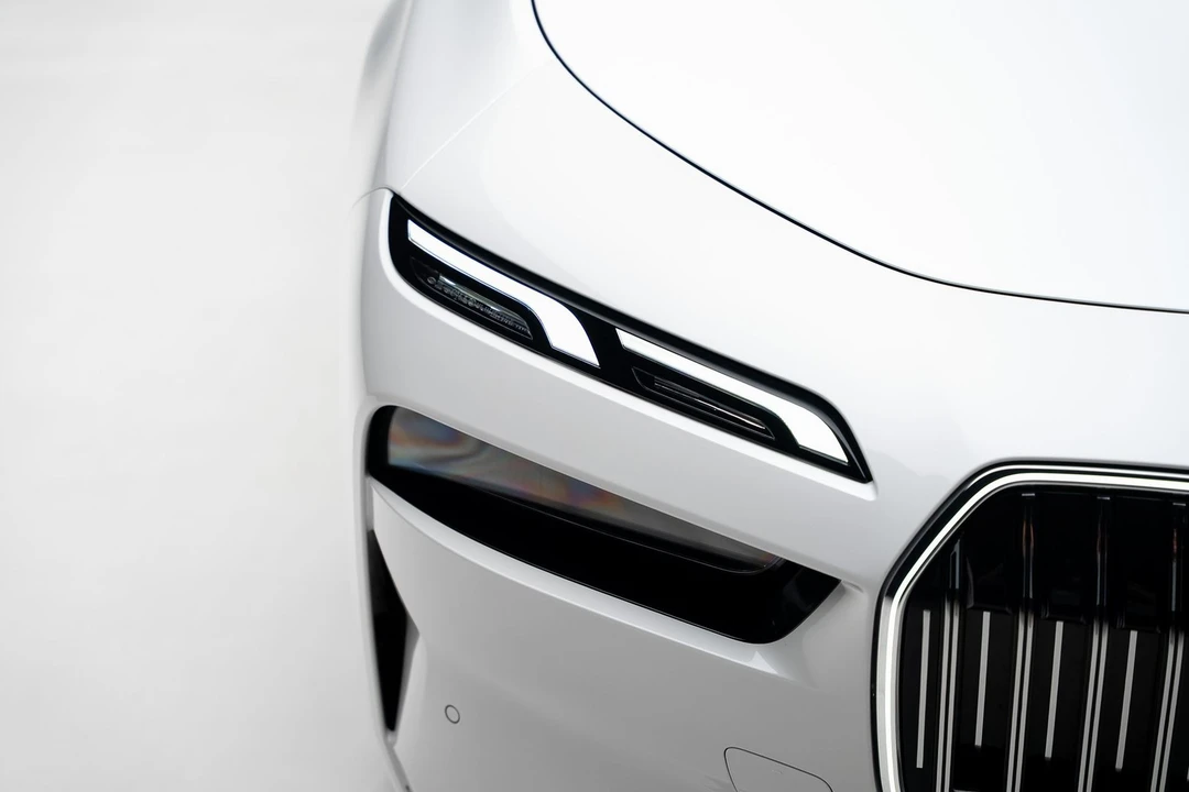 2024 BMW G70 7 Series - Image 12 of 21