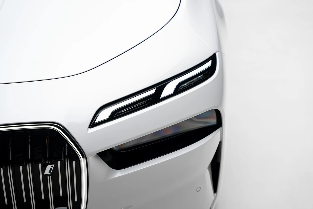 2024 BMW G70 7 Series - Image 11 of 21