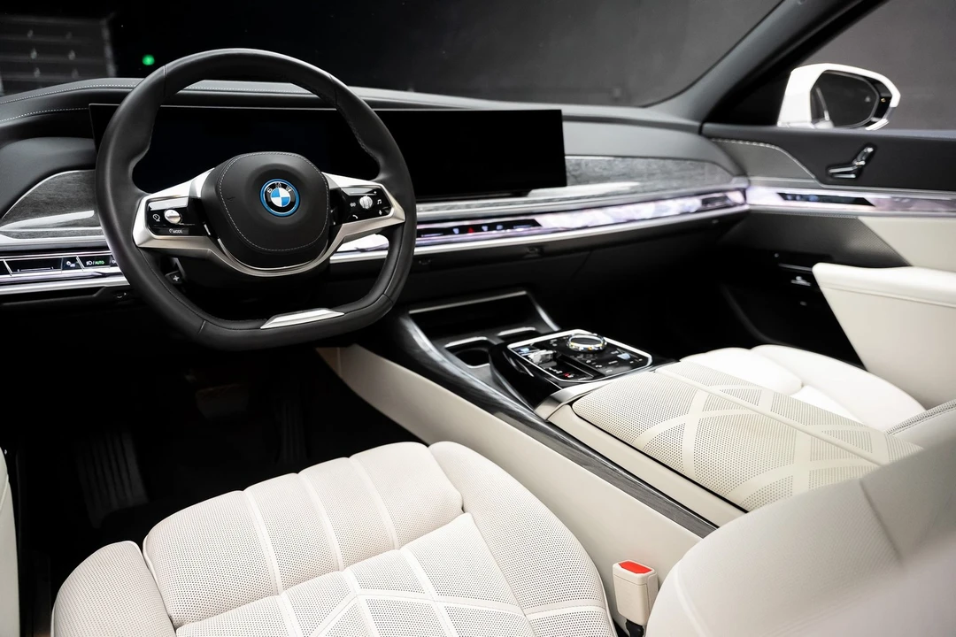 2024 BMW G70 7 Series - Image 2 of 21