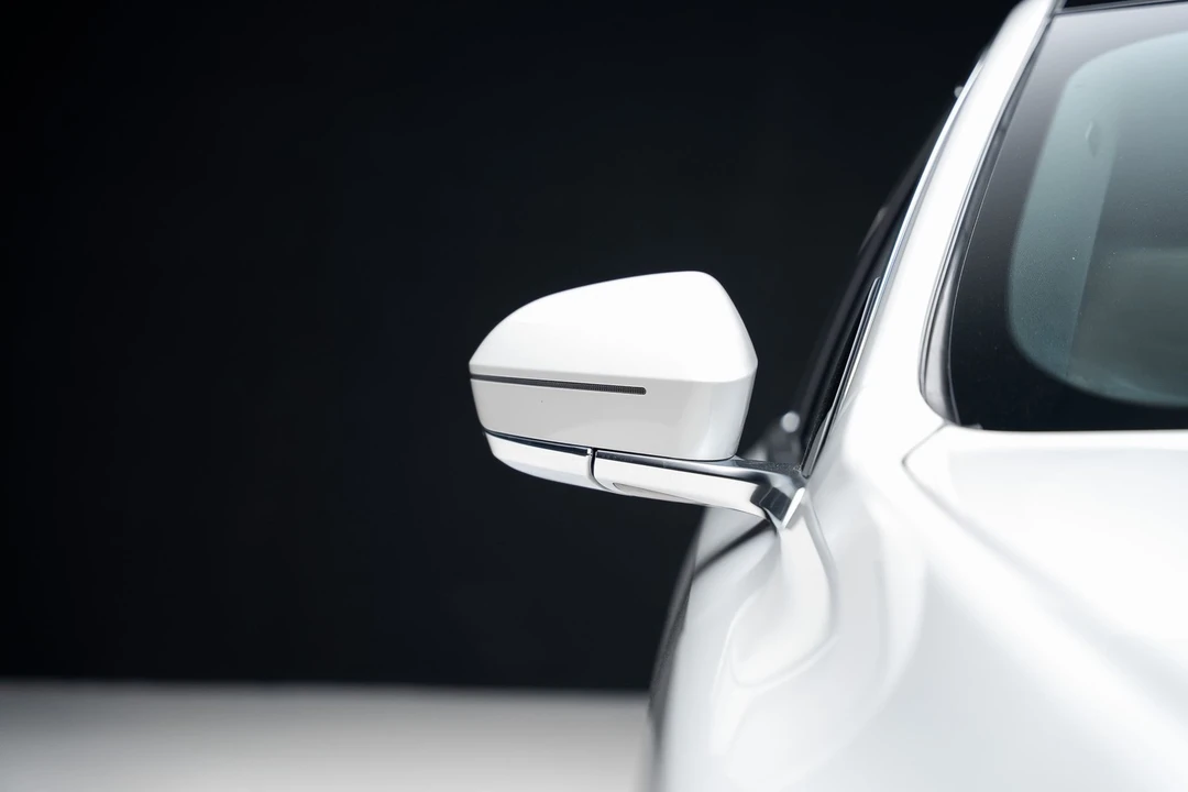 2024 BMW G70 7 Series - Image 15 of 21