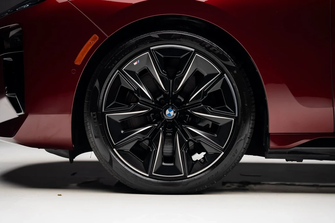 2024 BMW G70 7 Series - Image 18 of 21