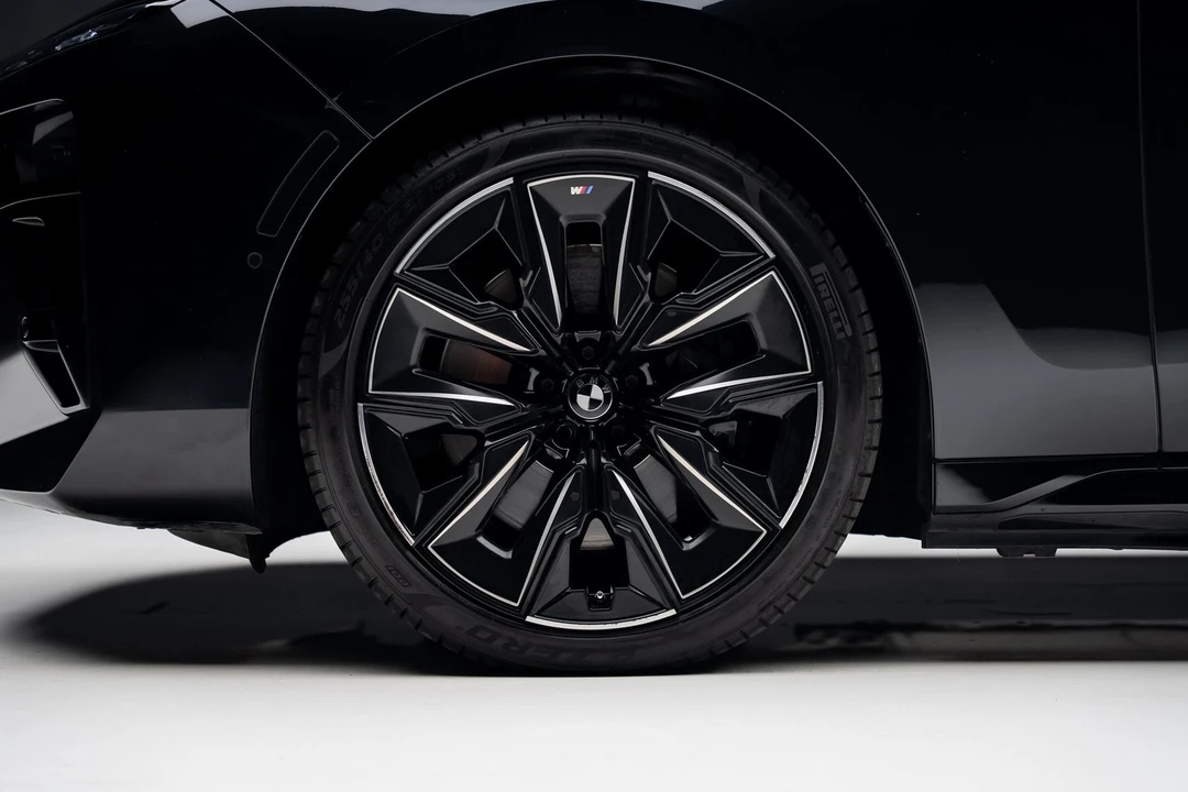 2024 BMW G70 7 Series - Image 18 of 21