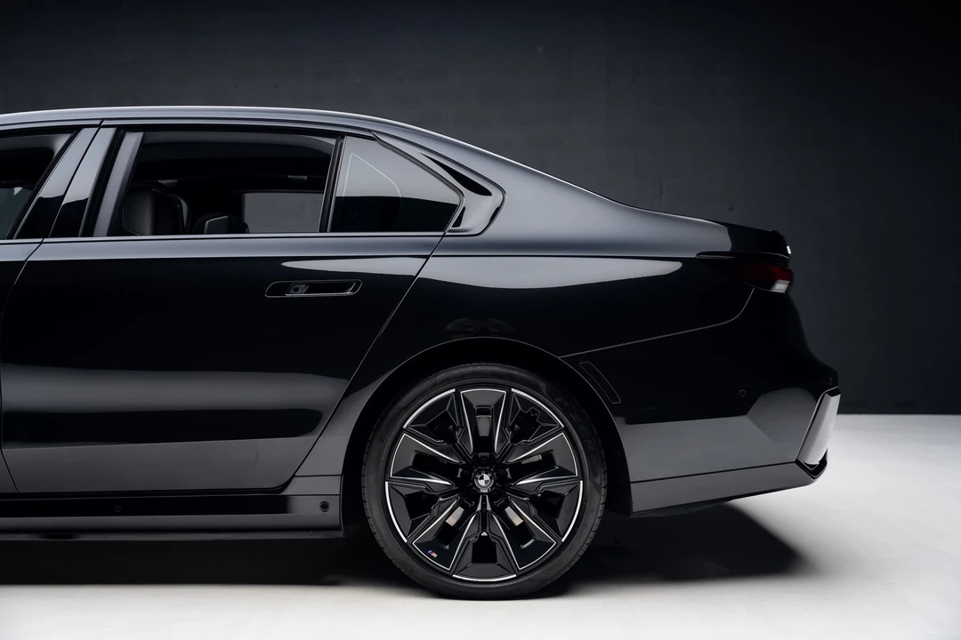 2024 BMW G70 7 Series - Image 19 of 21