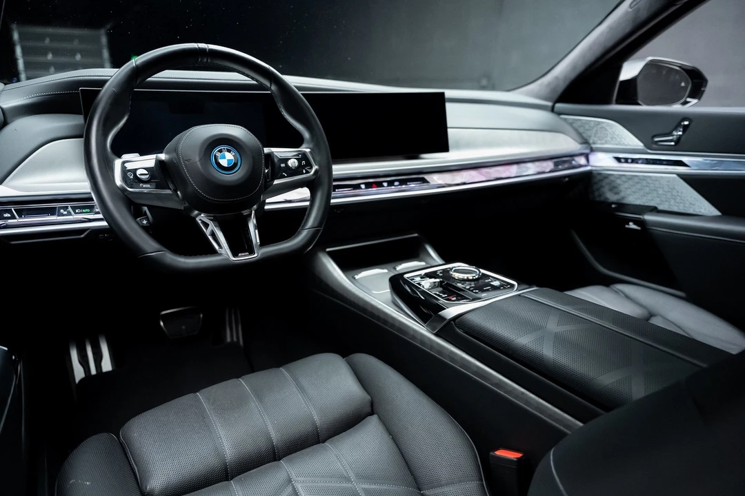 2024 BMW G70 7 Series - Image 2 of 12