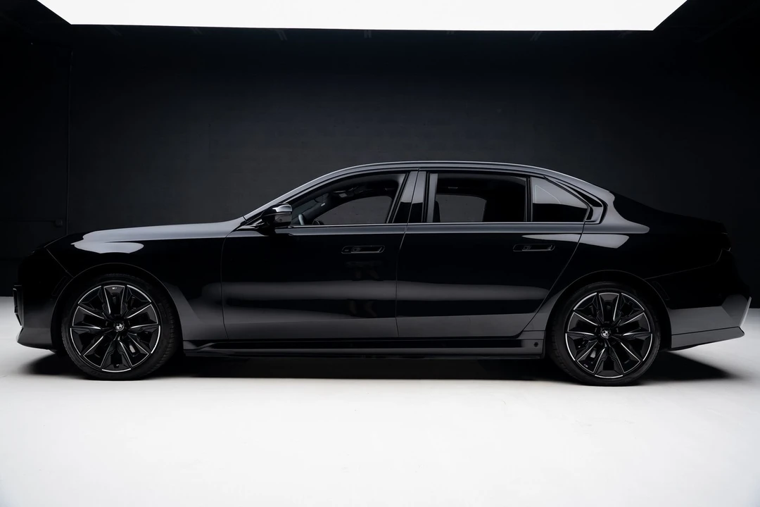 2024 BMW G70 7 Series - Image 16 of 21