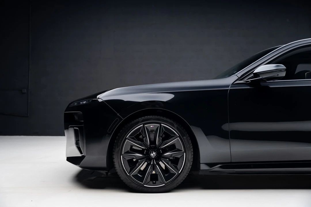 2024 BMW G70 7 Series - Image 17 of 21