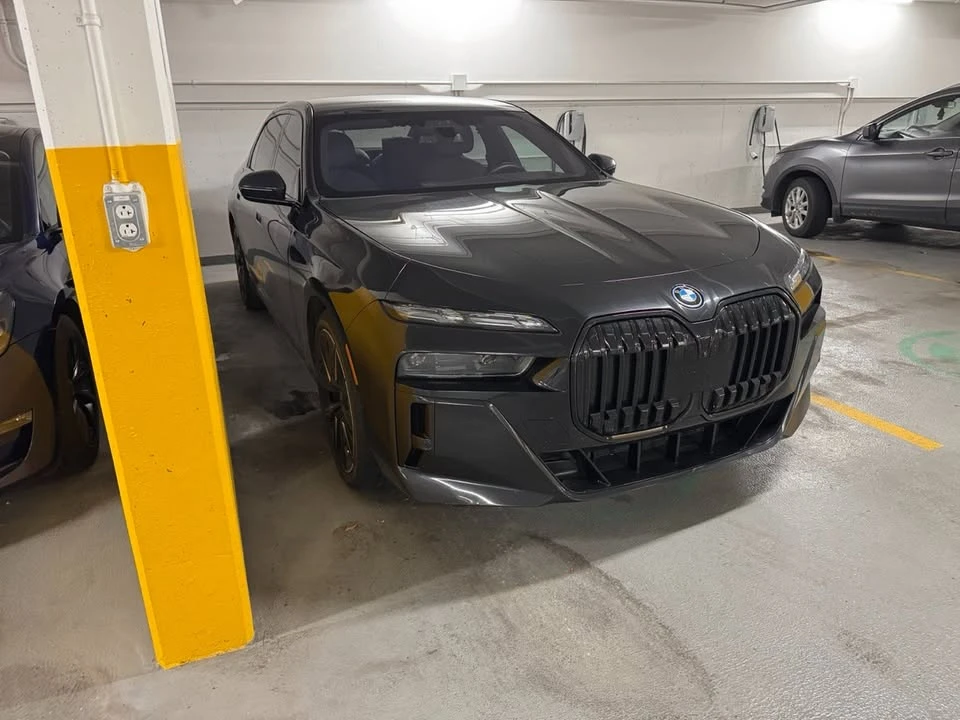 2024 BMW G70 7 Series - Image 4 of 7