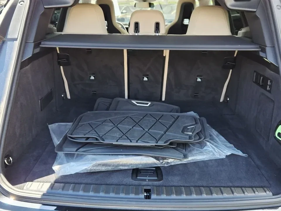 2024 BMW I20 iX - Image 13 of 19