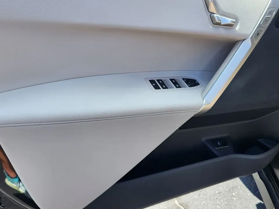 2024 BMW I20 iX - Image 6 of 19