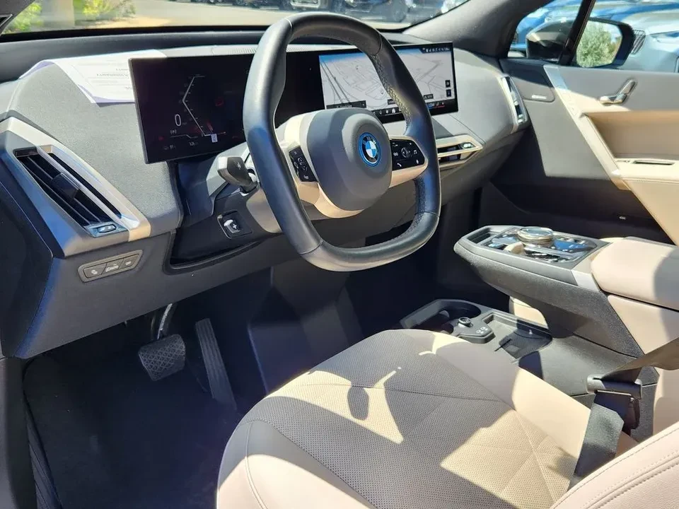 2024 BMW I20 iX - Image 7 of 19