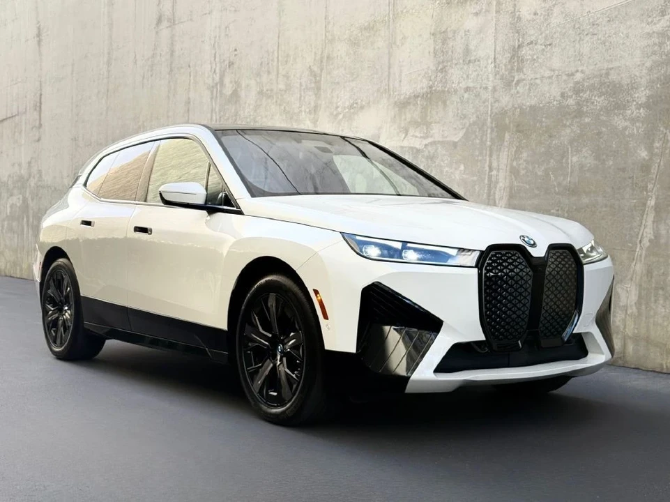 2024 BMW I20 iX - Image 7 of 21