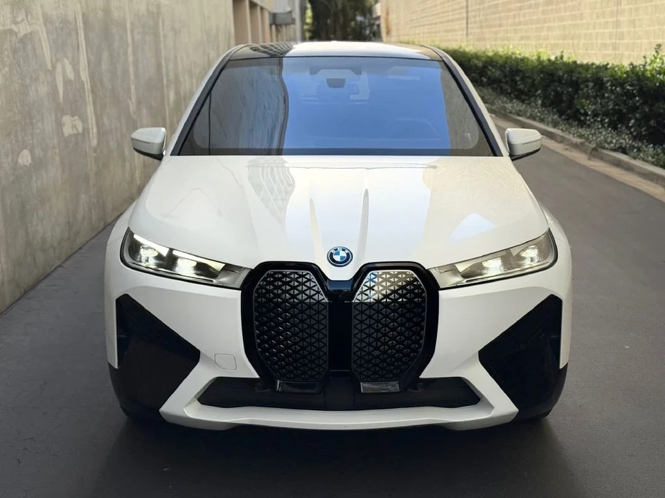 2024 BMW I20 iX - Image 8 of 21