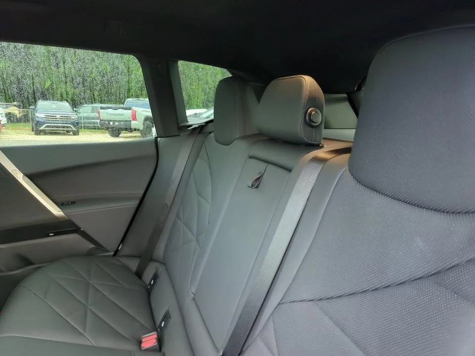 2024 BMW I20 iX - Image 4 of 9