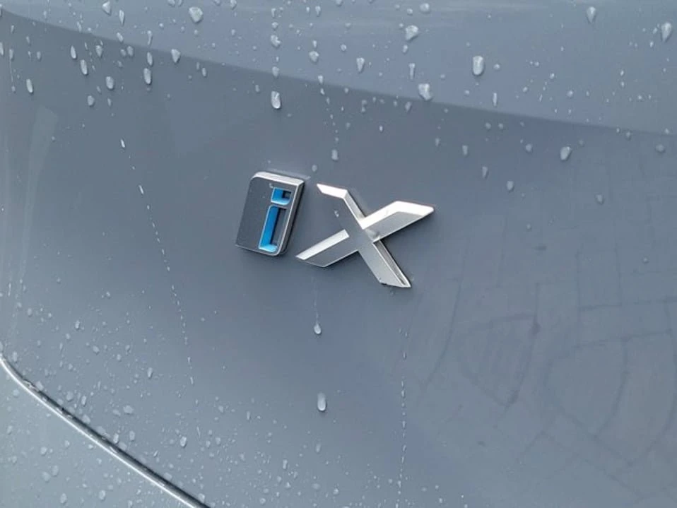 2024 BMW I20 iX - Image 2 of 10
