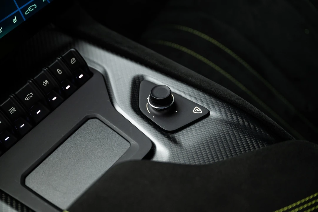 2024 Bugatti - Image 25 of 31