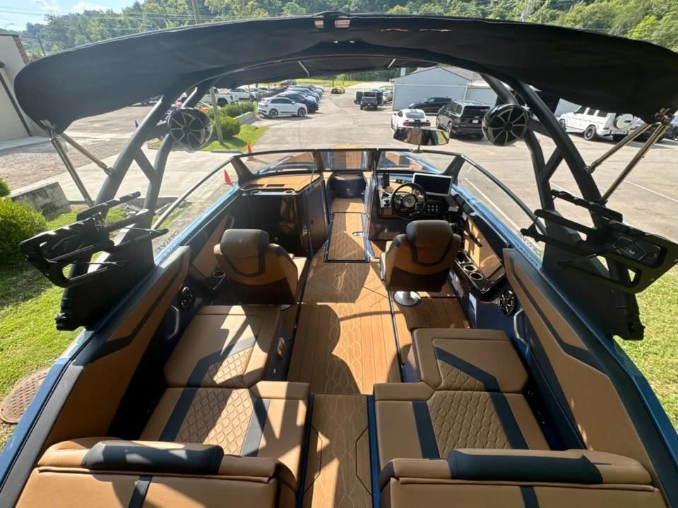 2024 Bentley - Image 19 of 20