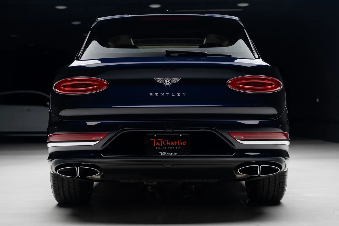 2024 Bentley Bentayga - Image 27 of 31