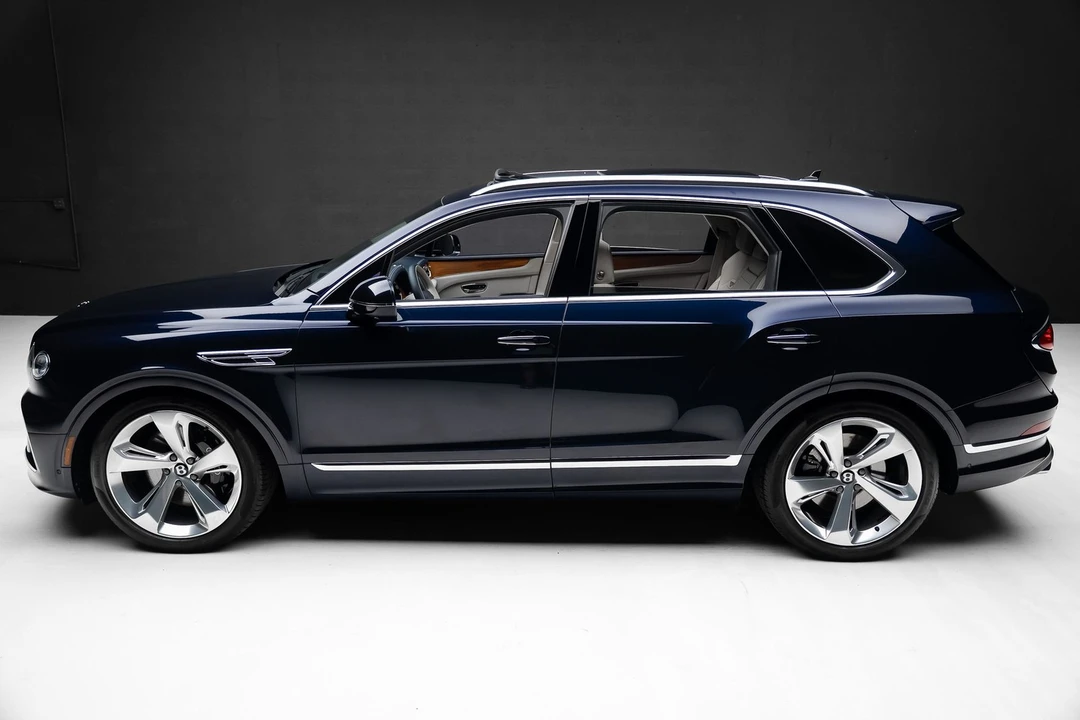 2024 Bentley Bentayga - Image 16 of 31