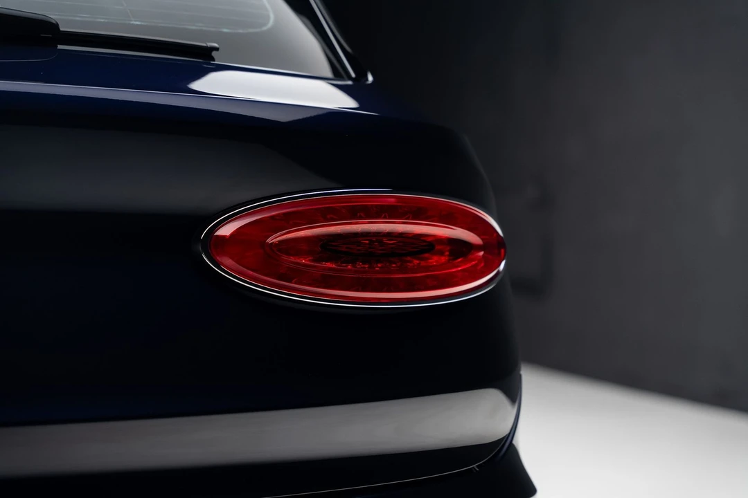 2024 Bentley Bentayga - Image 29 of 31