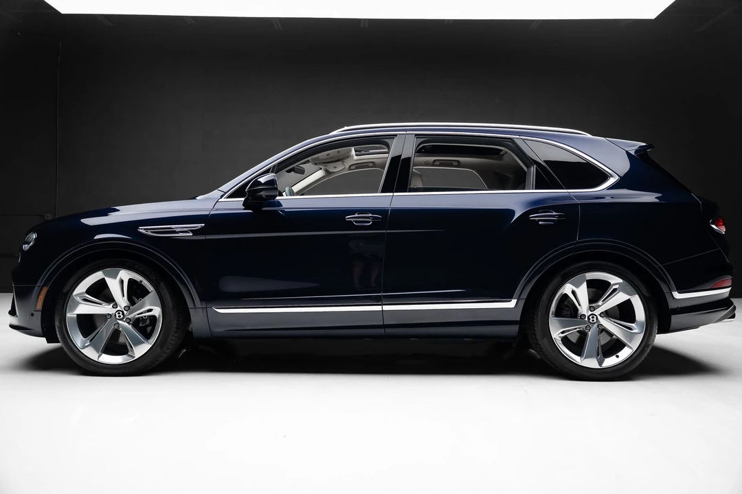 2024 Bentley Bentayga - Image 17 of 31