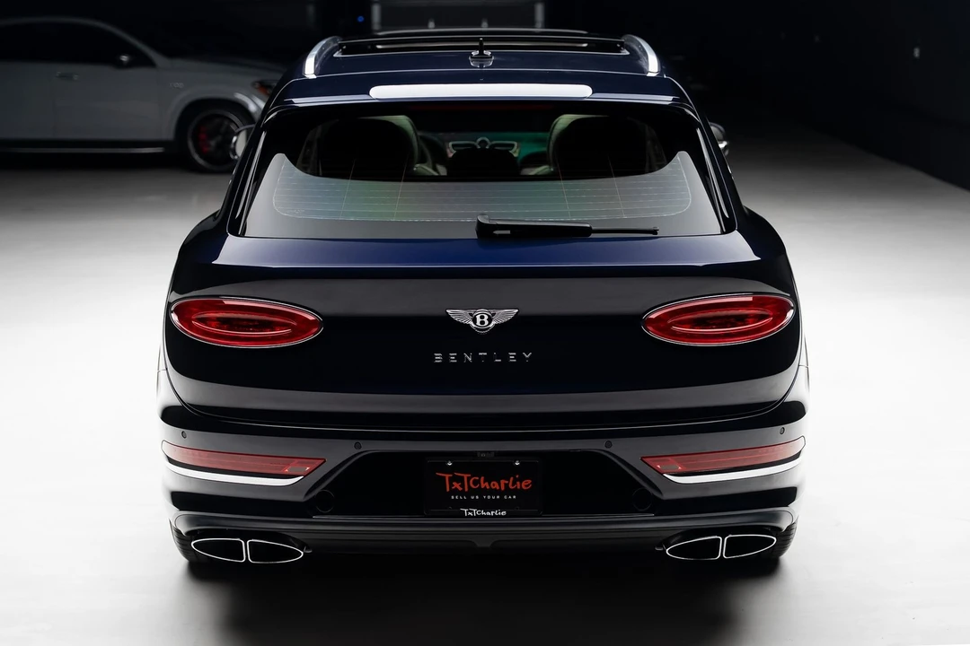2024 Bentley Bentayga - Image 25 of 31
