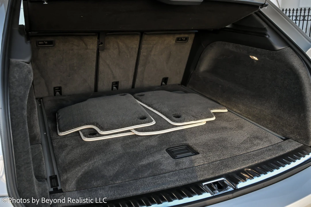 2024 Bentley Bentayga - Image 16 of 21