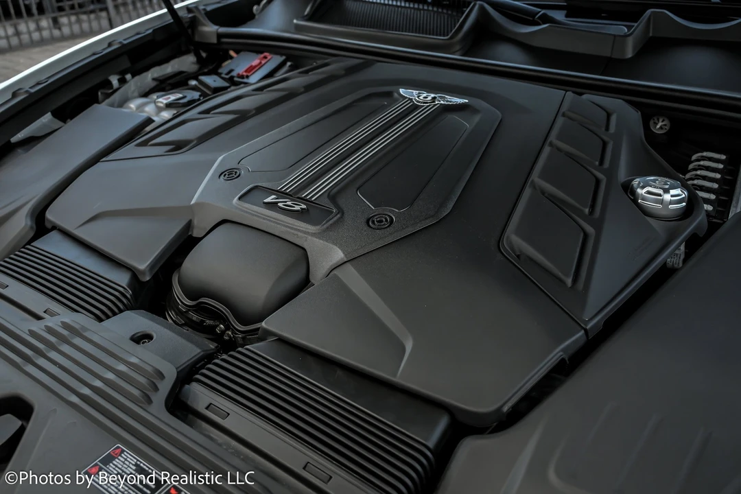 2024 Bentley Bentayga - Image 20 of 21
