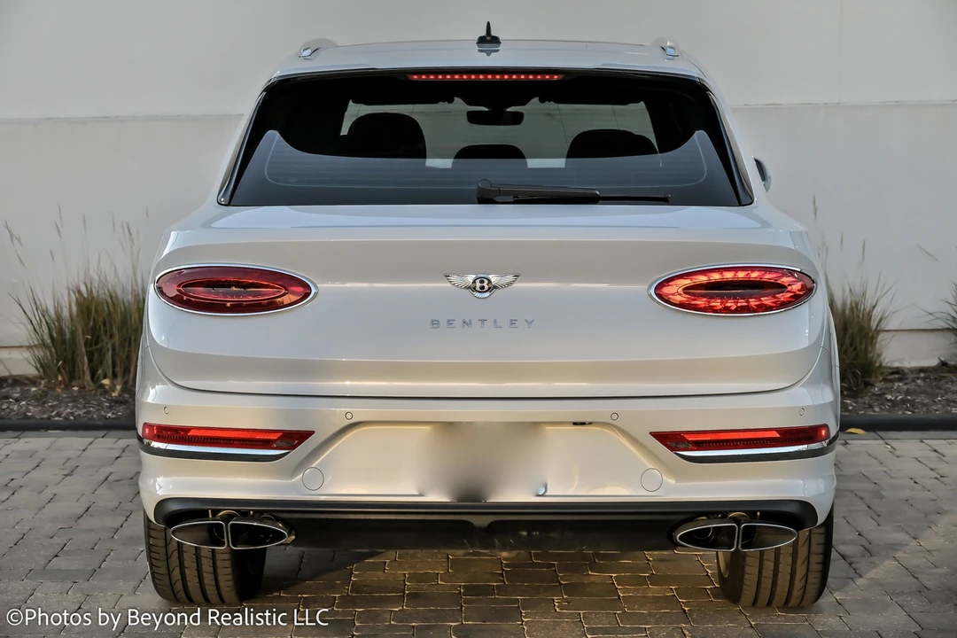 2024 Bentley Bentayga - Image 7 of 21
