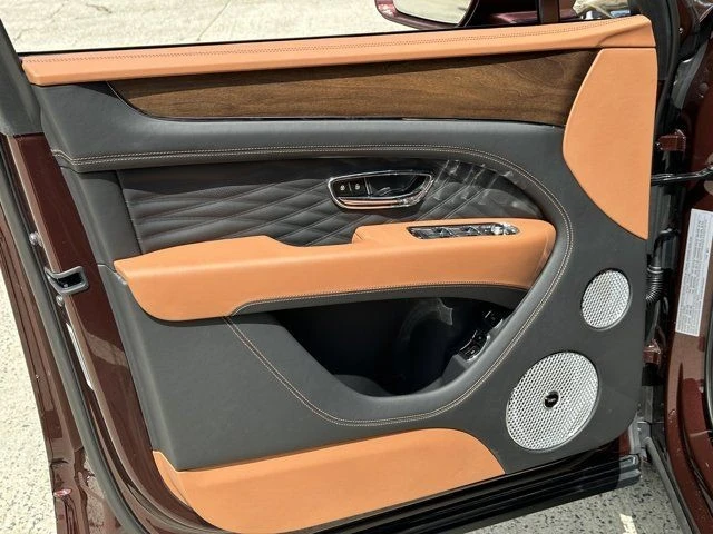 2024 Bentley Bentayga - Image 16 of 21