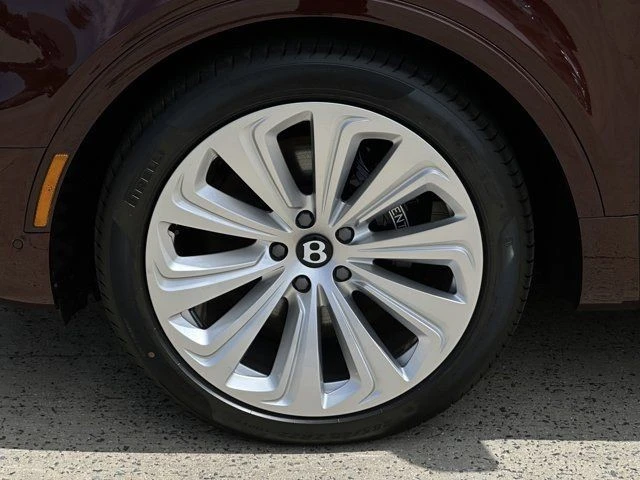 2024 Bentley Bentayga - Image 7 of 21