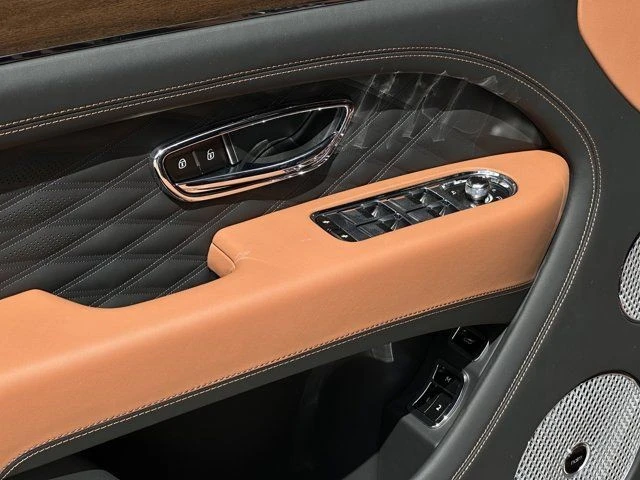 2024 Bentley Bentayga - Image 17 of 21