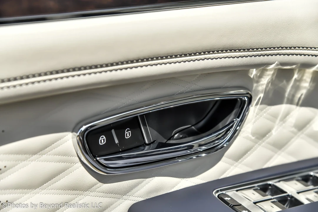 2024 Bentley Bentayga - Image 19 of 21