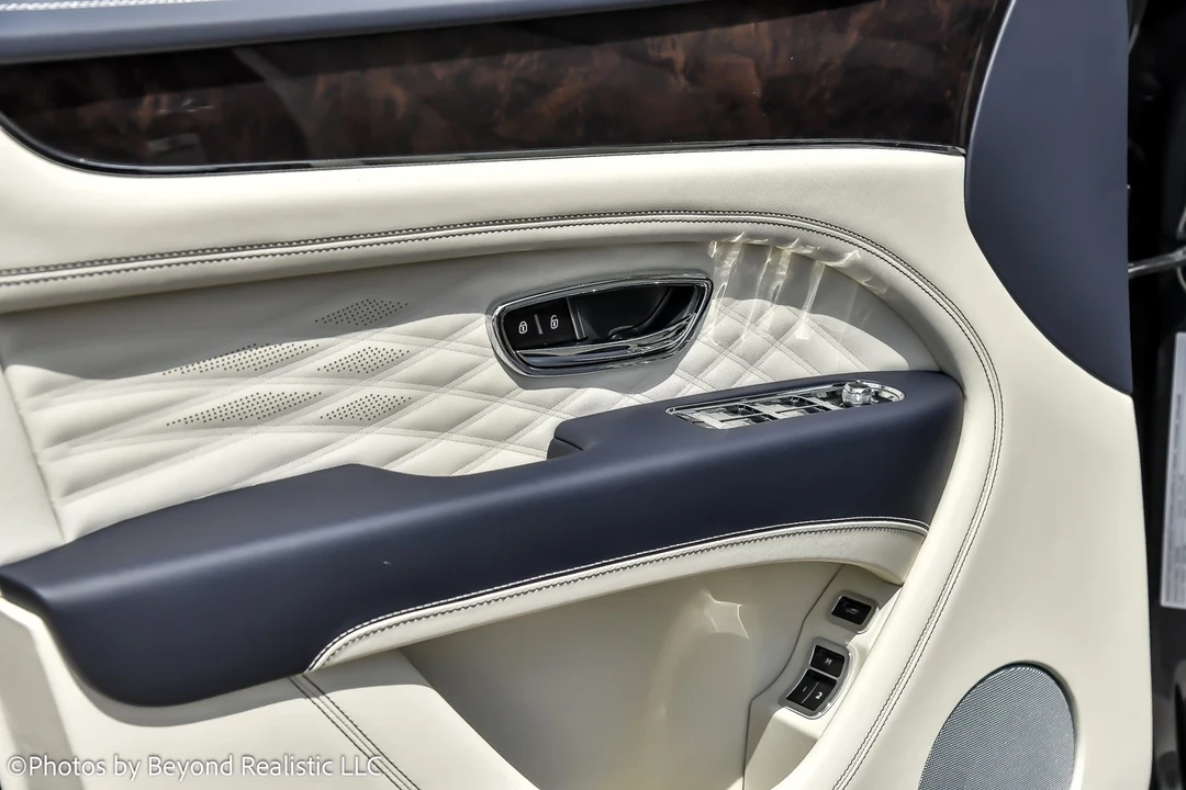 2024 Bentley Bentayga - Image 16 of 21