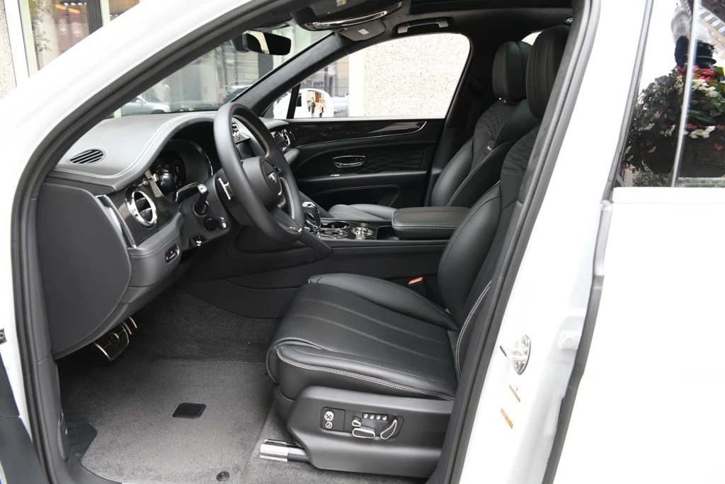 2024 Bentley Bentayga - Image 8 of 12