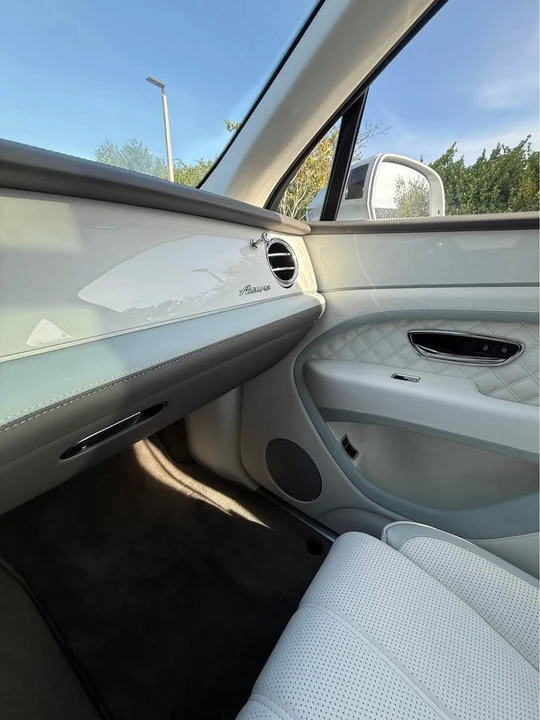 2024 Bentley Bentayga - Image 14 of 21