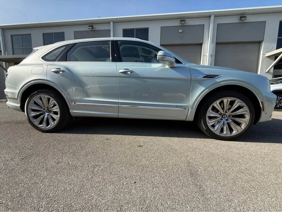 2024 Bentley Bentayga - Image 3 of 21