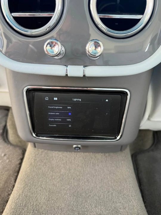 2024 Bentley Bentayga - Image 16 of 21