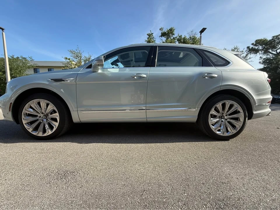 2024 Bentley Bentayga - Image 2 of 21