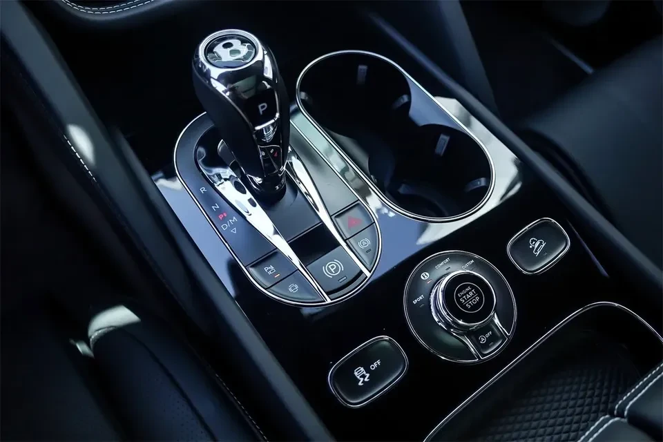 2024 Bentley Bentayga - Image 13 of 20