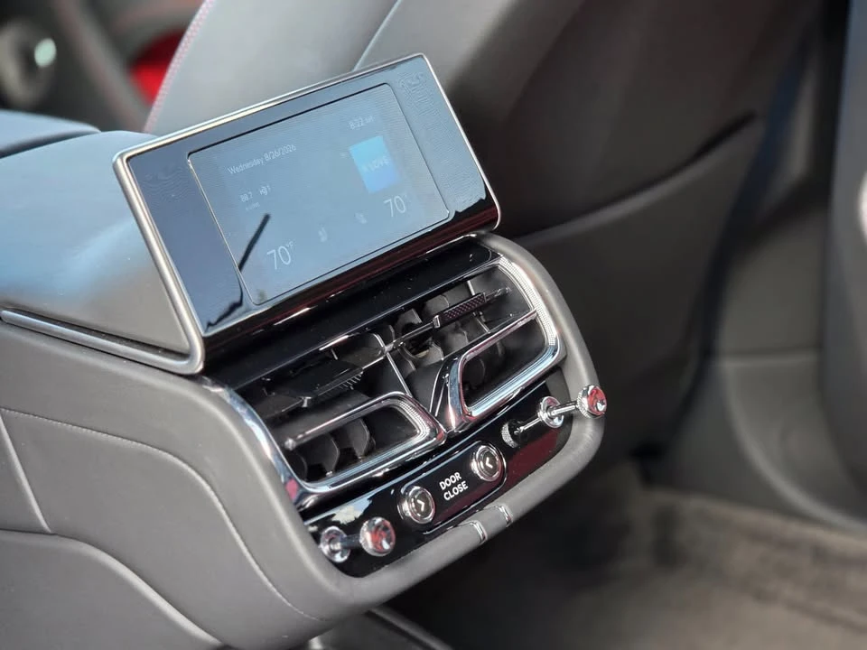 2024 Bentley Bentayga - Image 18 of 20