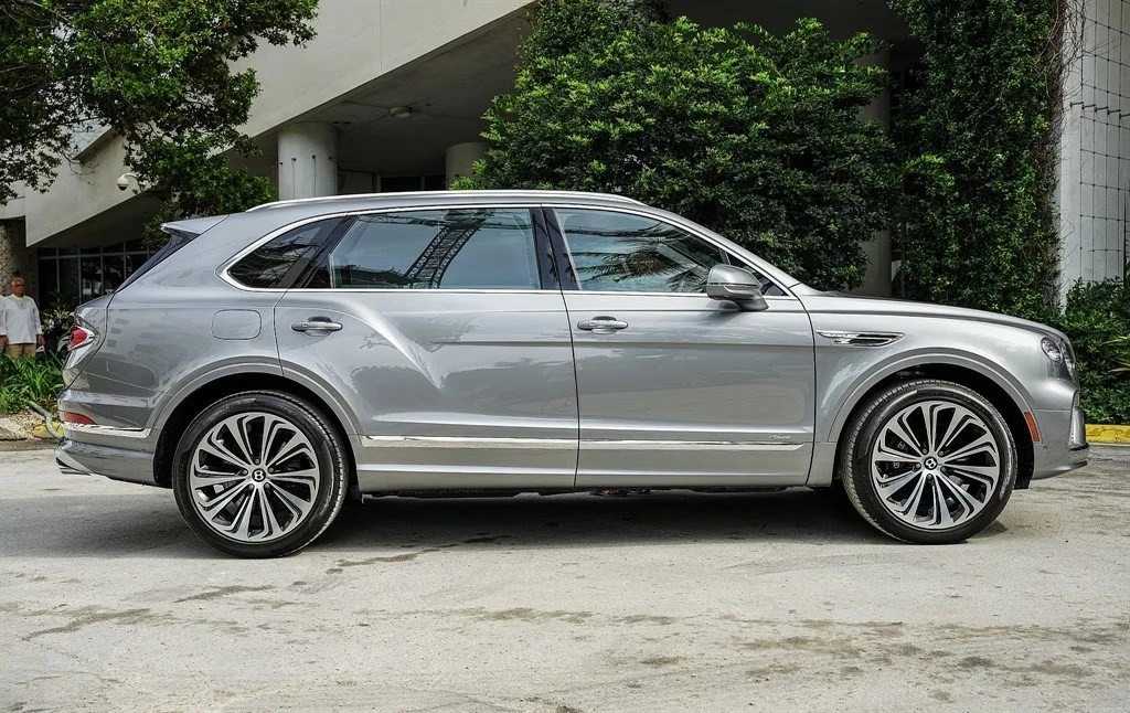 2024 Bentley Bentayga - Image 3 of 4