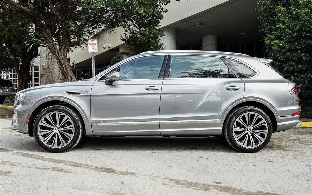 2024 Bentley Bentayga - Image 2 of 4