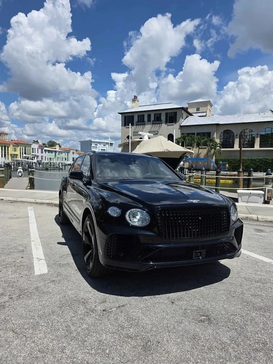 2024 Bentley Bentayga - Image 2 of 5