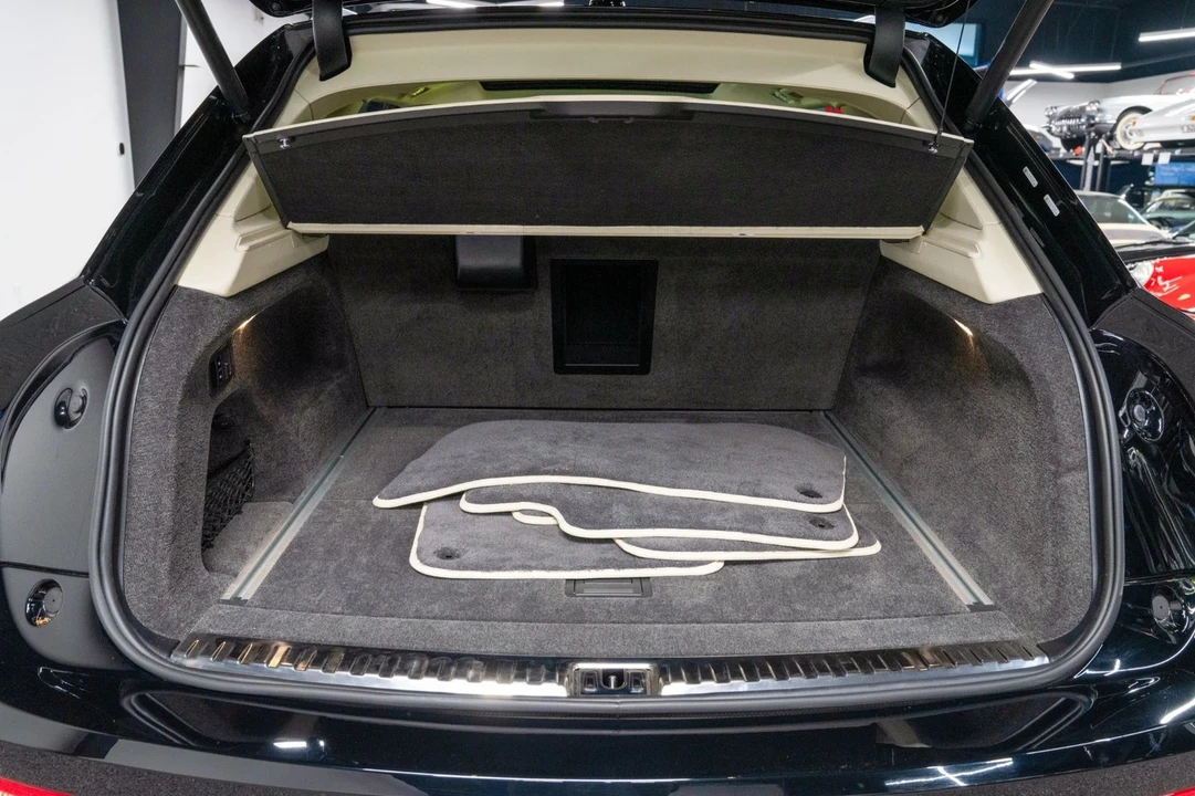 2024 Bentley Bentayga - Image 17 of 21