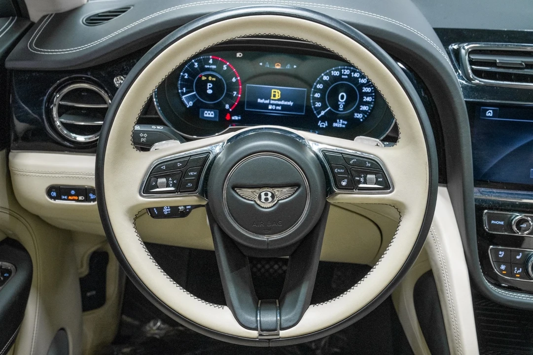 2024 Bentley Bentayga - Image 14 of 21