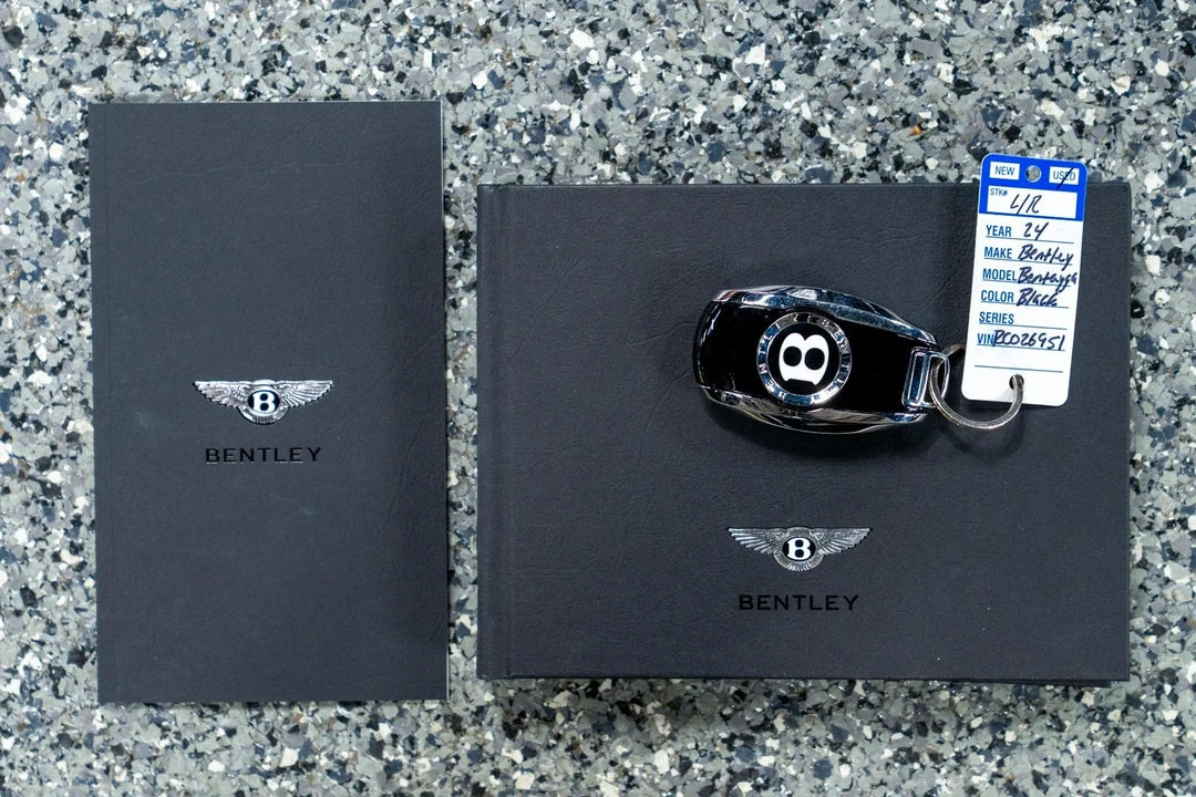 2024 Bentley Bentayga - Image 18 of 21