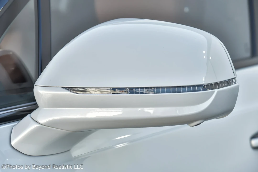 2024 Bentley Bentayga - Image 14 of 21