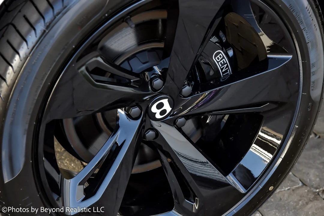 2024 Bentley Bentayga - Image 13 of 21