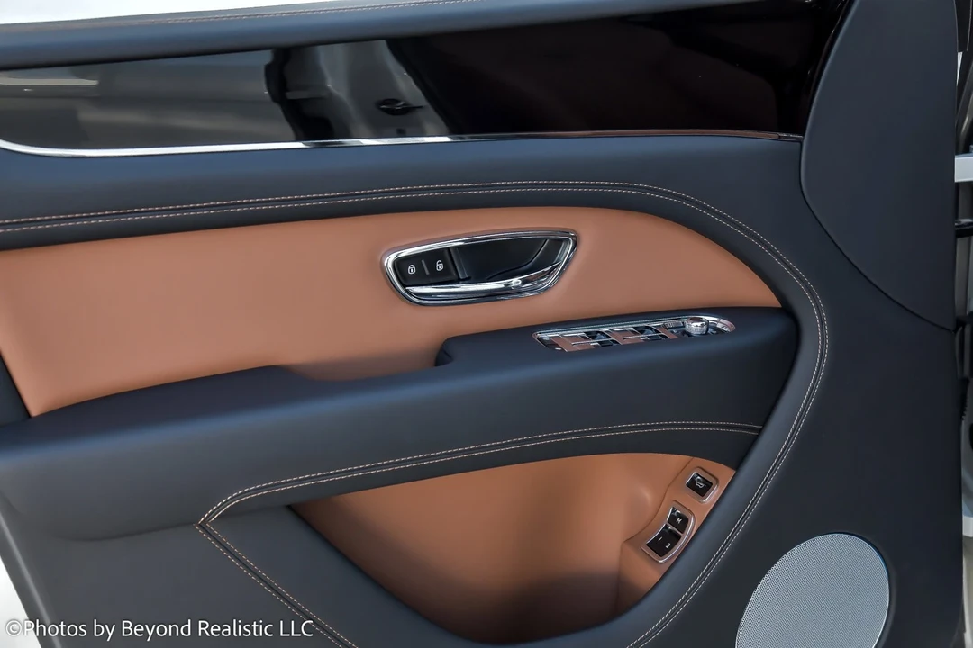 2024 Bentley Bentayga - Image 17 of 21