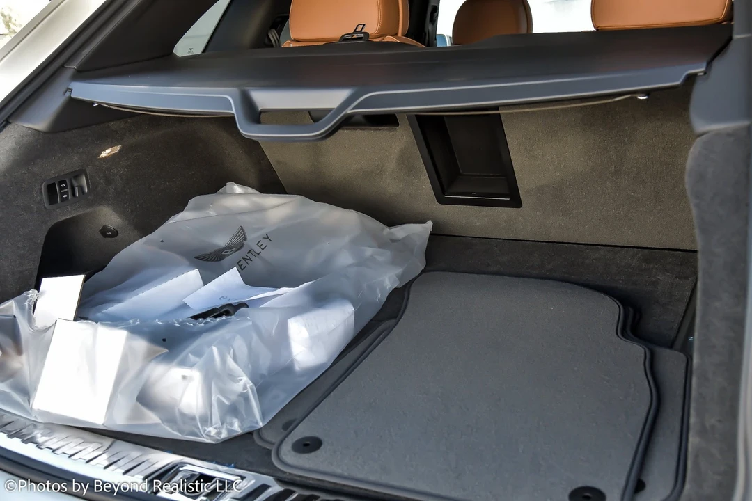 2024 Bentley Bentayga - Image 16 of 21